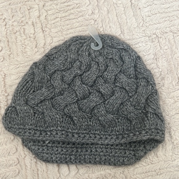 J. Crew wool blend grey cable knit winter hat, bibbed button detail, NWT - Picture 3 of 16